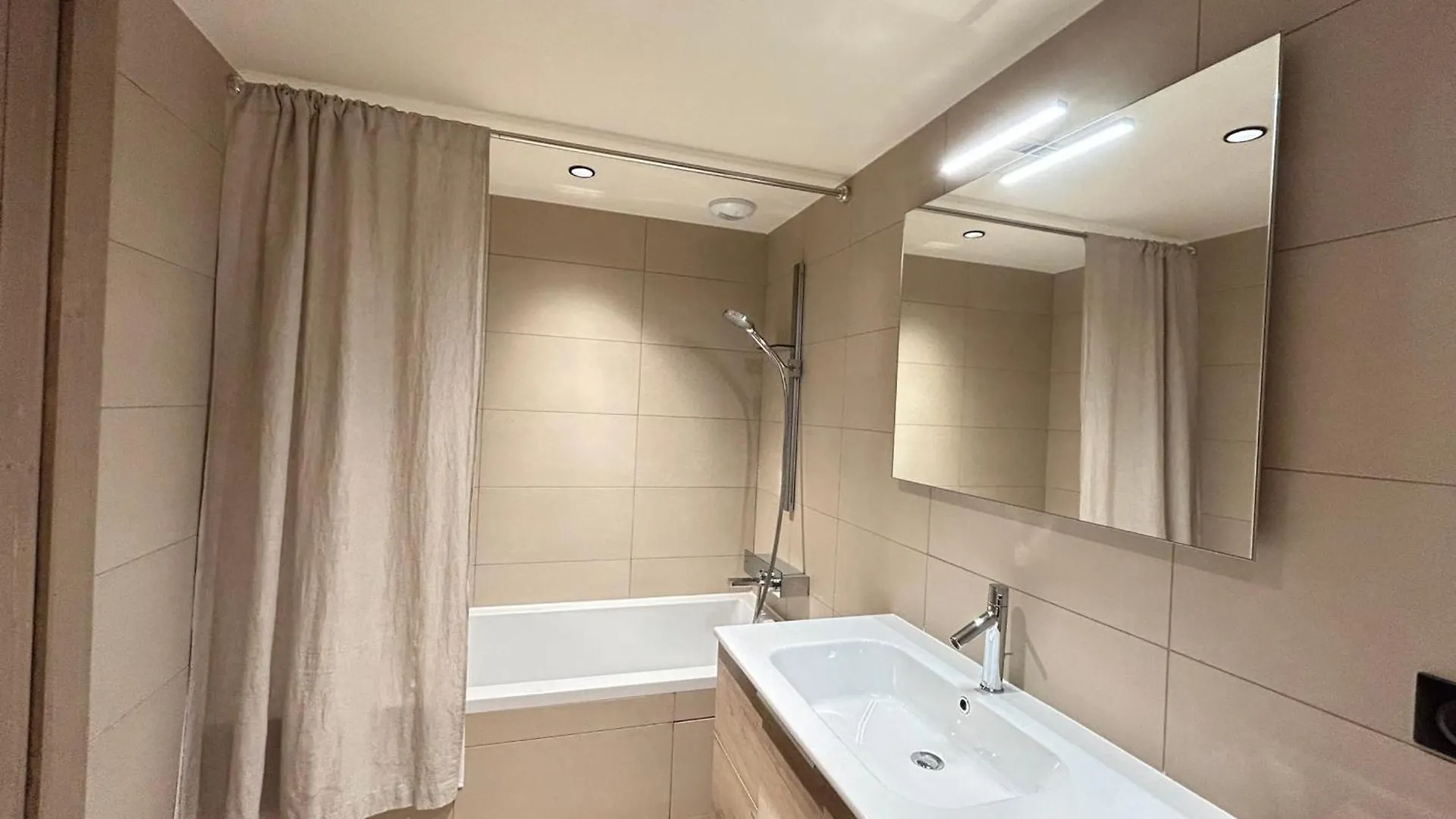 Appartement De Standing Au Centre Des Gets - 8 Couchages, Terrasse, Garage, Proche Pistes - Fr-1-623-325 Ле-Гет 0*,  Франция